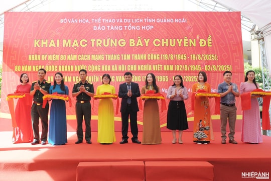 Trưng bày Chuyên đề Kỷ niệm 80 năm Ngày Quốc khánh và 60 năm ngày Chiến thắng Vạn Tường