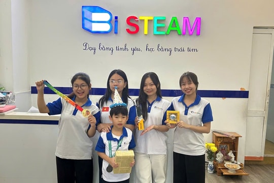 Học sinh TP.HCM đoạt Quán quân tại cuộc thi robot quốc tế