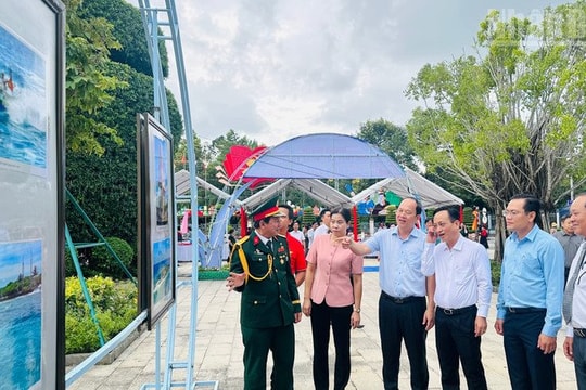 Cà Mau: Triển lãm 272 tác phẩm nhiếp ảnh nghệ thuật “Tình yêu biển, đảo quê hương”