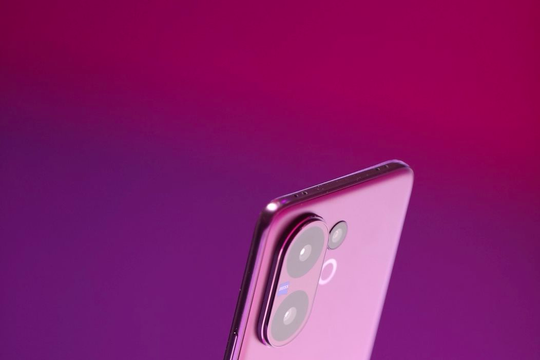 vivo V60 5G với Camera Siêu Tele ZEISS chính thức ra mắt tại Việt Nam