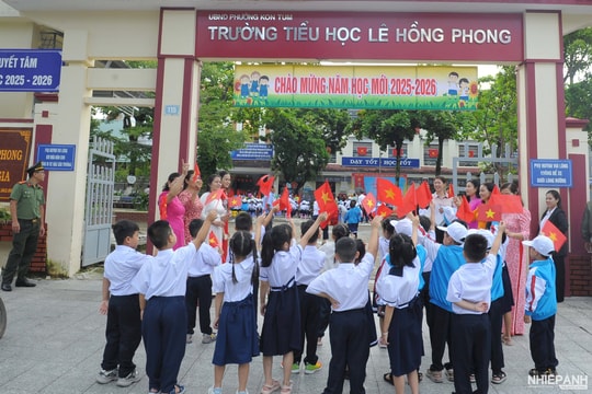Khai giảng năm học mới tại các trường học phía Tây tỉnh Quảng Ngãi