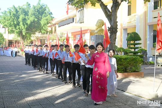 Quảng Trị: Lan tỏa yêu thương, khuyến học khuyến tài trong ngày khai giảng ở xã Lệ Ninh

