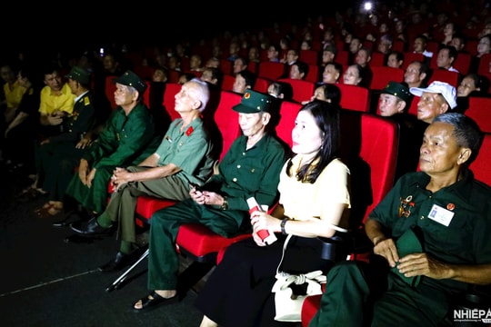 UBMT Tổ quốc Việt Nam tỉnh Nghệ An tri ân hội viên Hội Chiến sĩ Thành cổ Quảng Trị 1972, xem phim “Mưa đỏ” miễn phí