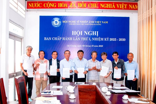 Hội nghị Ban Chấp hành Chi hội Nghệ sĩ Nhiếp ảnh Việt Nam tỉnh An Giang lần thứ nhất