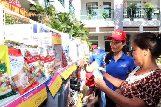 TP.HCM: Sẻ chia yêu thương, hỗ trợ người nghèo, người yếu thế tại phường Đức Nhuận