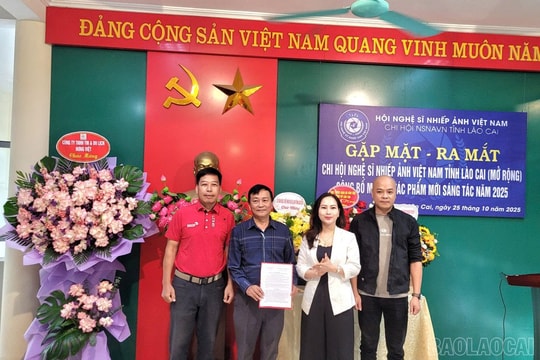 Ra mắt Chi hội Nghệ sĩ Nhiếp ảnh Việt Nam tỉnh Lào Cai: Dấu mốc mới cho phong trào nhiếp ảnh vùng biên cương Ra mắt Chi hội Nghệ sĩ Nhiếp ảnh Việt Nam tỉnh Lào Cai: Dấu mốc mới cho phong trào nhiếp ảnh vùng biên cương