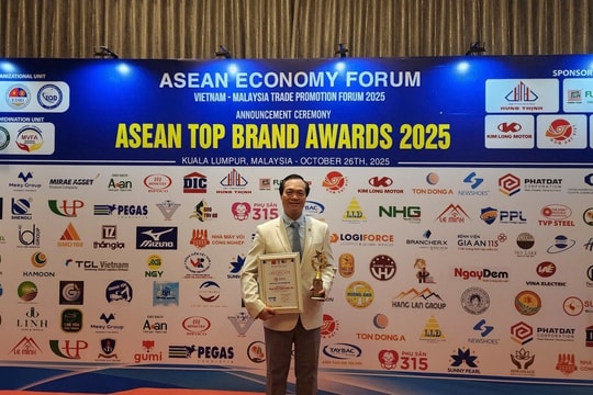 Phát Đạt được trao tặng danh hiệu “Thương hiệu Tăng trưởng xanh ASEAN 2025” tại Malaysia
 Phát Đạt được trao tặng danh hiệu “Thương hiệu Tăng trưởng xanh ASEAN 2025” tại Malaysia