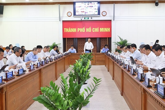 Toàn cảnh kinh tế - xã hội TP.HCM 10 tháng đầu năm Toàn cảnh kinh tế - xã hội TP.HCM 10 tháng đầu năm