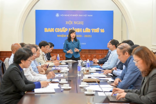  Hội nghị Ban Chấp hành lần thứ 16 nhiệm kỳ IX Hội Nghệ sĩ Nhiếp ảnh Việt Nam