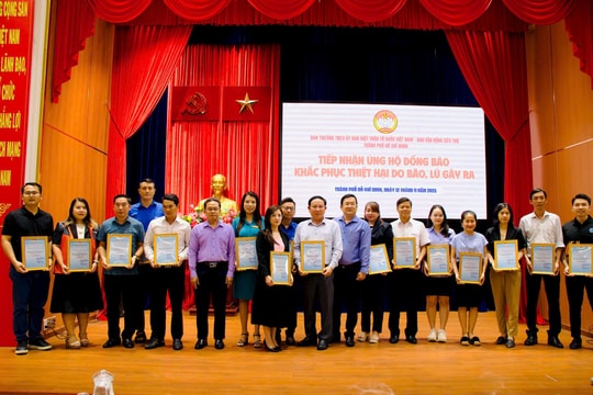 TP.HCM: Các doanh nghiệp ủng hộ đồng bào vùng lũ hơn 4 tỷ đồng