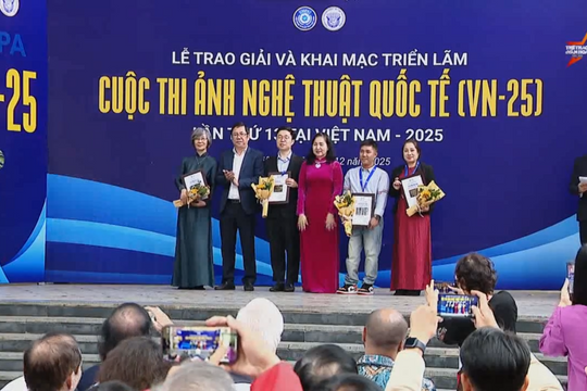[VIDEO] Thể thao & Văn hóa: Trao giải cuộc thi ảnh nghệ thuật quốc tế lần thứ 13 năm 2025 tại Việt Nam (VN-25)