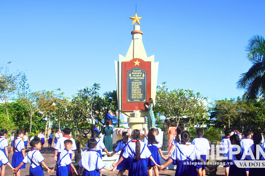 Tự hào Ngày truyền thống cách mạng 13/12