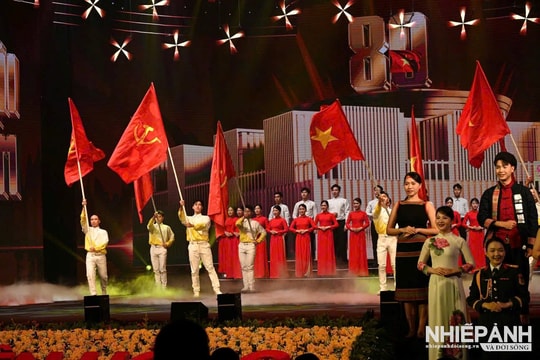 Những khoảnh khắc nghệ thuật đặc sắc tại Lễ trao Giải Diên Hồng 2026