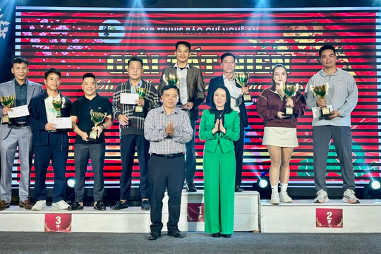 CLB Tennis Báo chí Nghệ An: Đón nhận Bằng khen của Liên đoàn Quần vợt Việt Nam