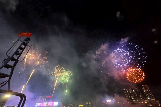 TP.HCM bắn pháo hoa 6 điểm dịp Tết Dương lịch