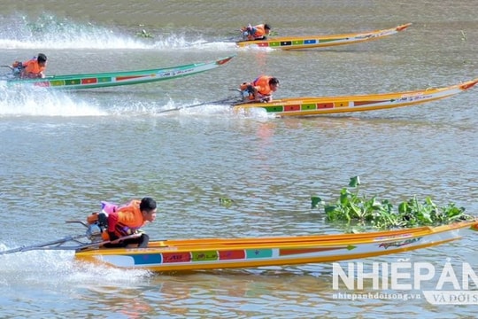 Sôi động, kịch tính Giải vô địch đua vỏ composite Cần Thơ mở rộng 2025