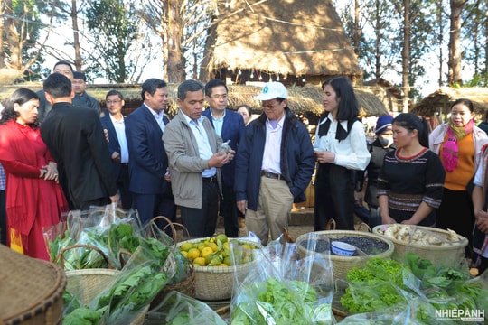 Xã Măng Đen (Quảng Ngãi) tổ chức phiên chợ nông sản và dược liệu