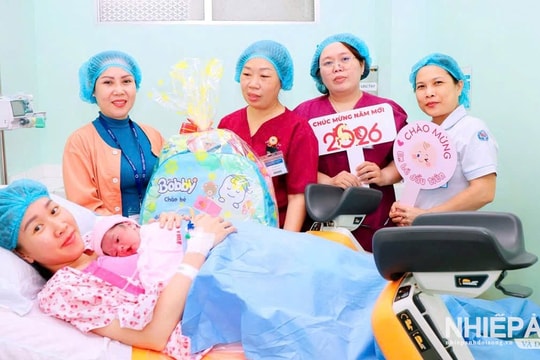 Những em bé chào đời đêm giao thừa ở TP.HCM