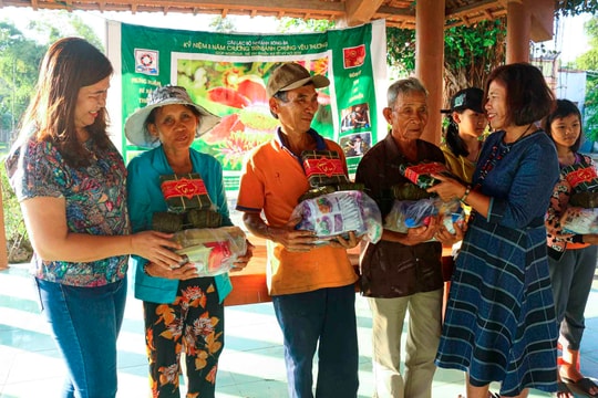 Bánh chưng yêu thương - Hành trình 15 mùa Xuân của những tấm lòng