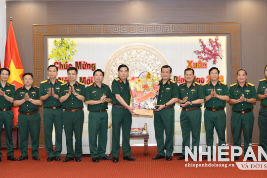 Thượng tướng Nguyễn Văn Gấu: Lực lượng vũ trang Quân khu 9 vui tết, sẵn sàng chiến đấu cao