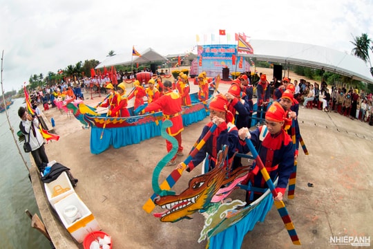 Quảng Ngãi: Xã Long Phụng tổ chức Lễ hội cầu ngư và đua thuyền đầu xuân Bính Ngọ 2026