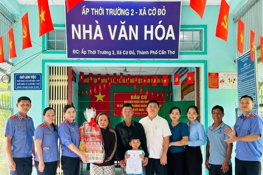 Lan tỏa giá trị nhân văn từ việc trao giấy khai sinh cho công dân