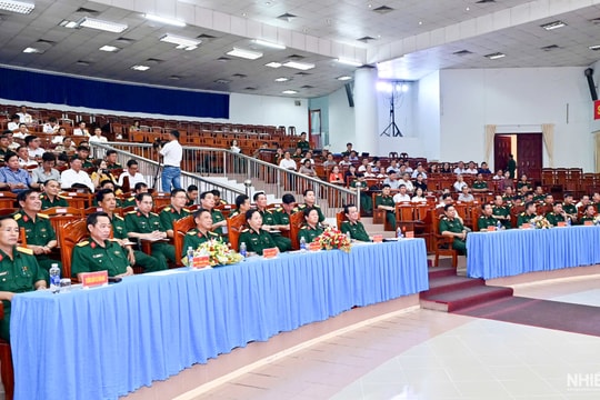 Quân khu 9: Khen thưởng cho các tập thể, cá nhân trong tuyên truyền các hoạt động quân sự, quốc phòng 