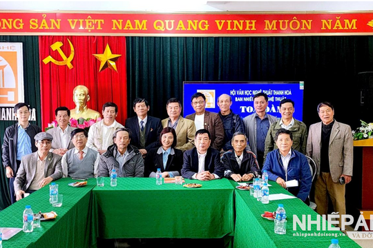 Chi hội NSNA tỉnh Thanh Hoá tổ chức tọa đàm 73 năm ngày truyền thống Nhiếp ảnh Việt Nam