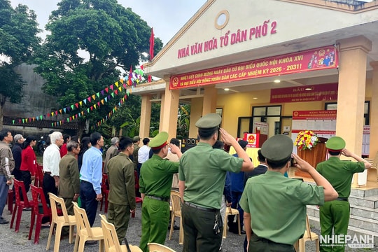 Quảng Trị: Không khí phấn khởi trong ngày bầu cử, hơn 39,6% cử tri đã tham gia bỏ phiếu tính đến 9 giờ sáng