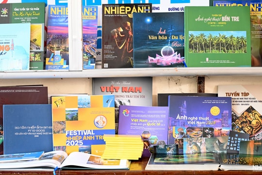 Một cách làm mới từ Câu lạc bộ học sinh “Góc sách Nhiếp ảnh”