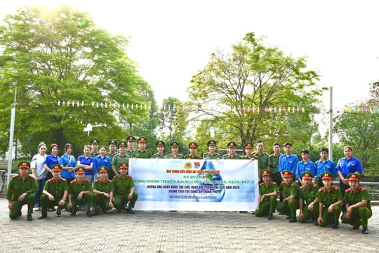 Công an thành phố Cần Thơ ra quân thực hiện công trình “Tuyến rạch - Công viên xanh, sạch, đẹp”