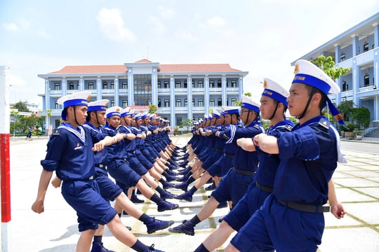 Trung tâm Huấn luyện Vùng 2 Hải quân: Trưởng thành từ thao trường nắng gió