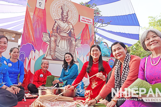 Cần Thơ: Khai mạc Hội thi gói bánh tét, bánh chưng dâng tiến Vua Hùng