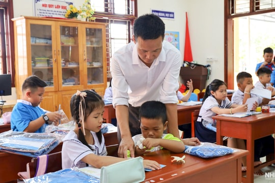 “Gieo chữ” nơi đảo xa