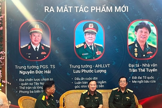 Những trang sách đi ra từ chiến tranh, trở về với nhân dân