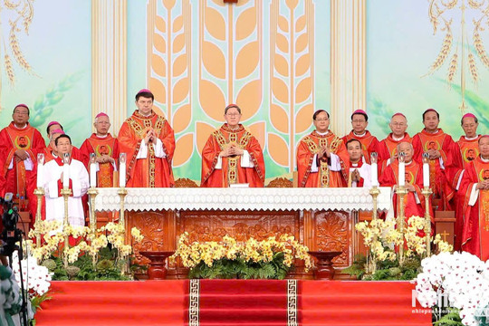 Hàng vạn người tham dự Thánh lễ tuyên phong Chân phước Phanxicô Xaviê Trương Bửu Diệp