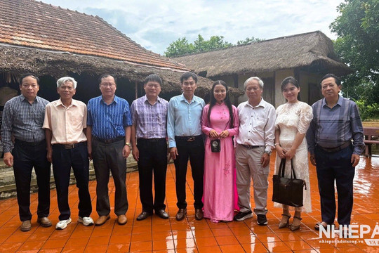 TẠP CHÍ NHIẾP ẢNH & ĐỜI SỐNG
Thăm Nhà lưu niệm – Nhà Tưởng niệm
Đại tướng Võ Nguyên Giáp tại xã Lệ Thủy- Quảng Trị

