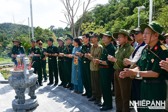 Hội Văn học nghệ thuật Quảng Trị tổ chức thành công chuyến thực tế sáng tác tại các địa chỉ đỏ