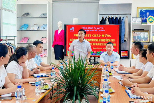 Lãnh đạo Tập đoàn Dệt May Việt Nam và Tổng Công ty May 10 thăm, làm việc tại Xí nghiệp May Hà Quảng
