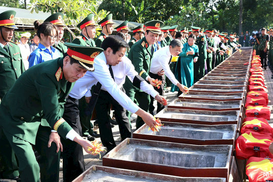 Cần Thơ tổ chức lễ truy điệu, an táng 38 hài cốt liệt sĩ