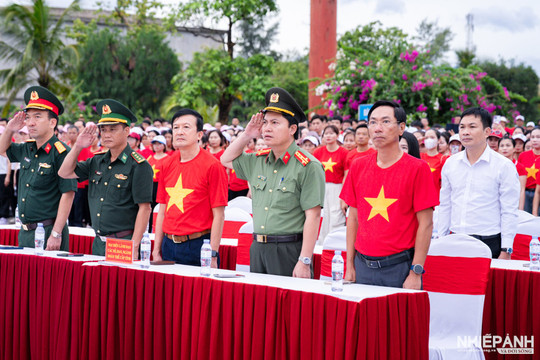 Quảng Trị: Hơn 13.200 người “Cùng Việt Nam tiến bước” tại tất cả xã, phường, đặc khu
