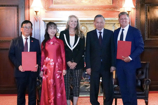 Tổng Bí thư, Chủ tịch nước Tô Lâm chứng kiến Vietjet trao thỏa thuận với Starlink lắp đặt Wi-Fi tốc độ cao trên 120 máy bay