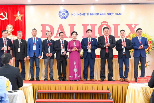 Ban Chấp hành Hội Nghệ sĩ Nhiếp ảnh Việt Nam nhiệm kì IX (2020-2025)