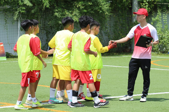 “Cầu thủ nhí 2026”: Hải Nam và Nghiêm Xuân Tú chuẩn bị cho trận tranh hạng nhất, Top 32 đứng trước vòng loại quan trọng