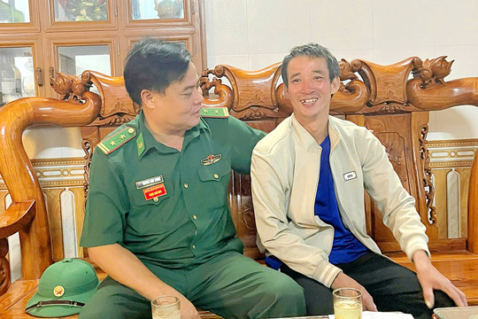 Quảng Trị: Gần 8 giờ lênh đênh trên biển, ngư dân mất tích bơi vào bờ an toàn