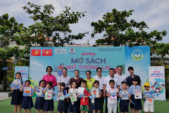 Mở sách - mở tương lai