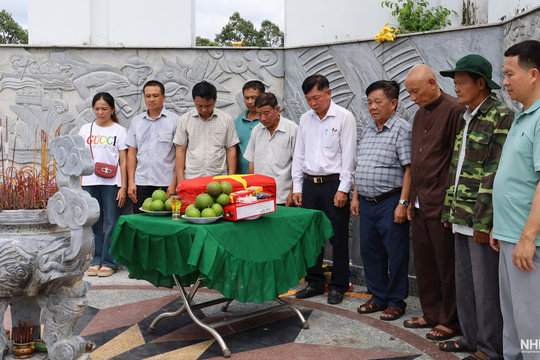 Trở về đất mẹ sau 54 năm khắc khoải đợi chờ