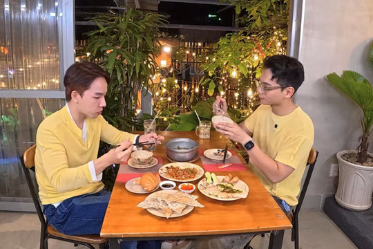 Nam Khánh và Kan Hy “đổ gục” trước bữa tiệc ẩm thực với những món ăn thuần Việt được nêm nếm chuẩn vị