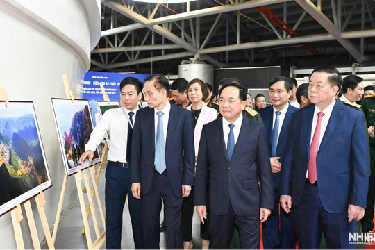 Trao giải Cuộc thi ảnh Nghệ thuật “Tự hào một dải biên cương”: Vinh danh những tác phẩm lan tỏa tình yêu Tổ quốc