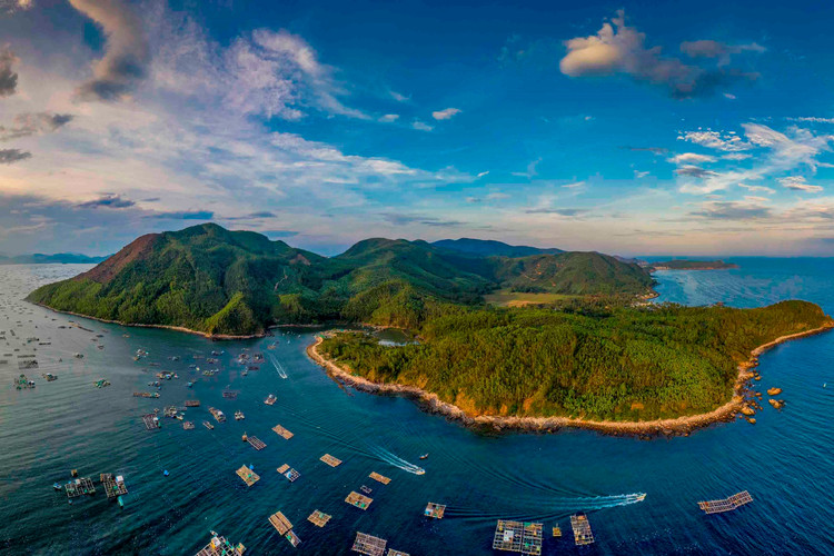 Chùm ảnh biển đảo Việt Nam đẹp ngỡ ngàng năm 2023